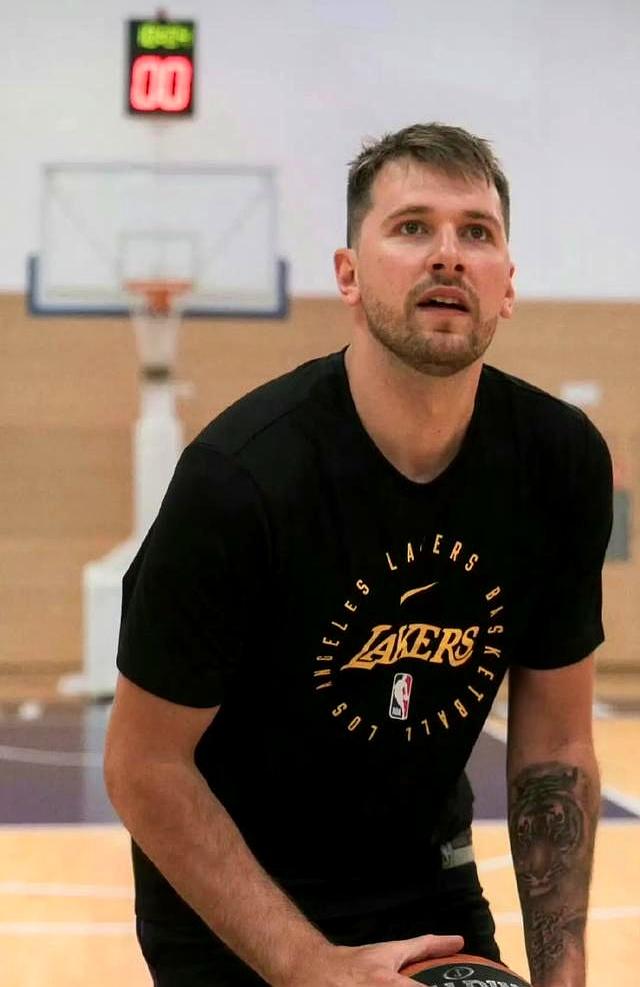 9体育热火不断突破！，东契奇连续三场比赛得分超过刷新纪录引发球迷热议的简单介绍