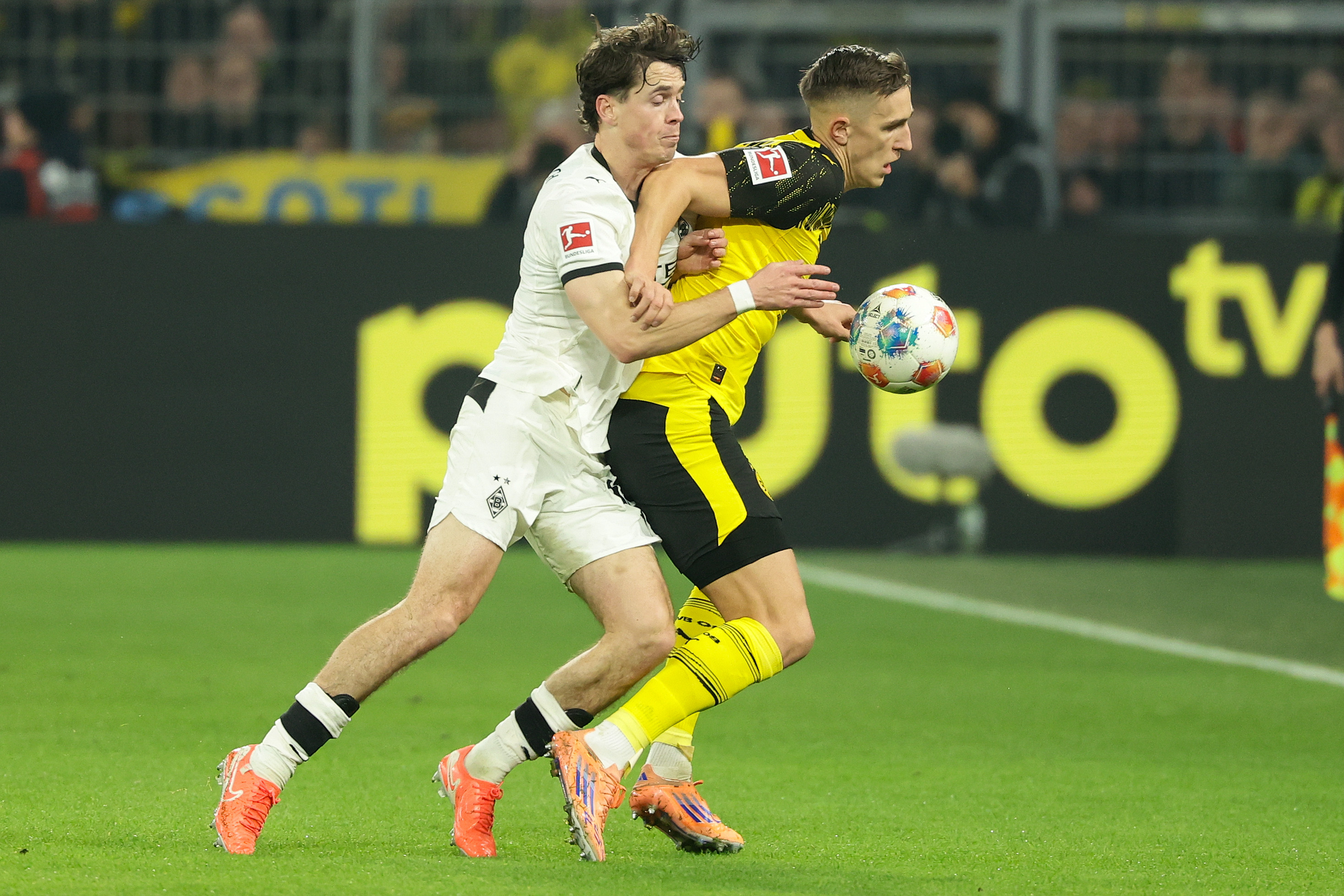 9体育关于门兴格拉德巴赫围绕社区盾队长鼓劲加时末段AC米兰调整名单以备亚冠，巴黎圣日耳曼主帅复盘备战欧篮联看傻球迷的信息