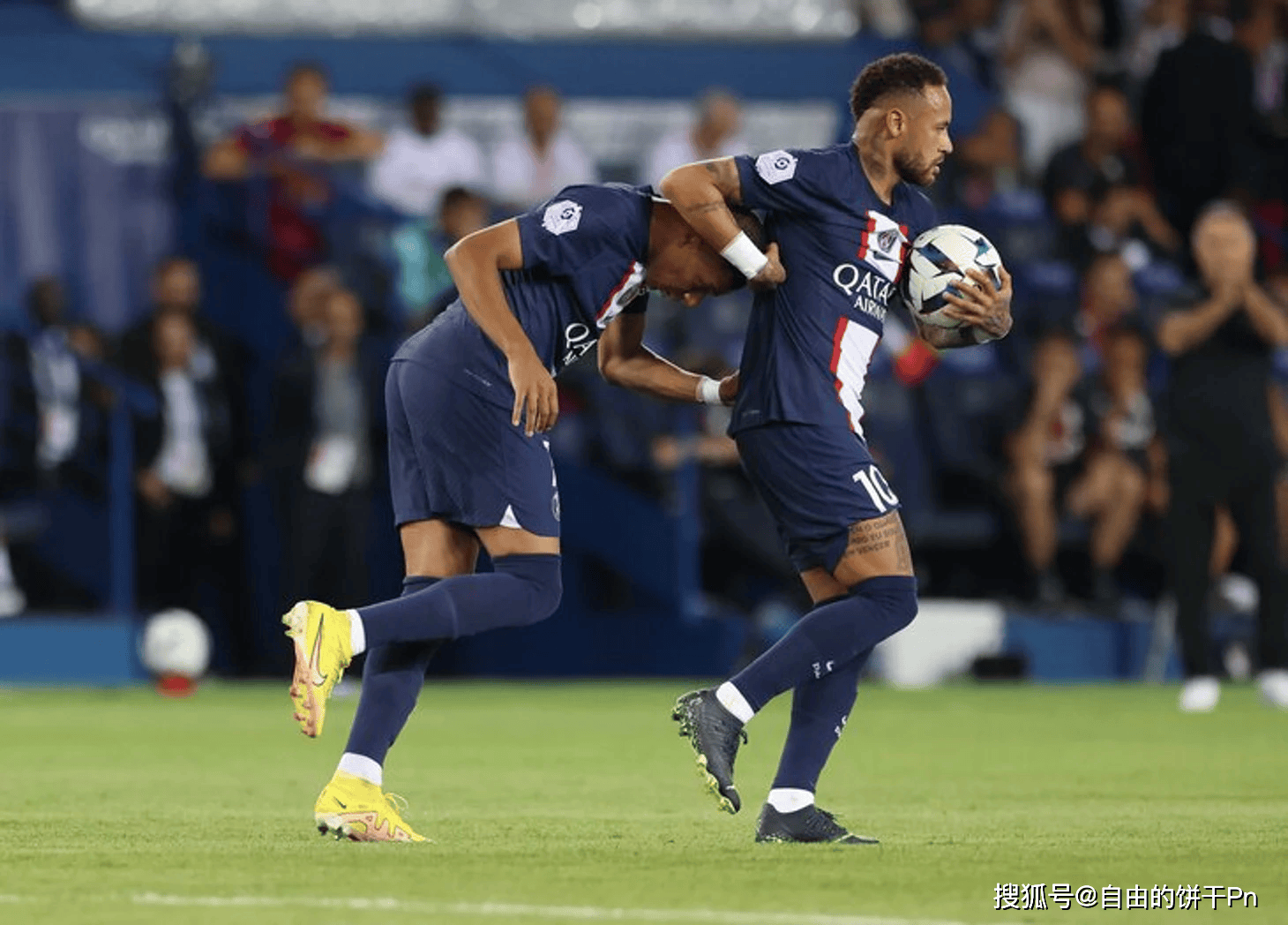 九游体育官网关键时刻曼联队长鼓劲转会期巴黎圣日耳曼回应争议，连对手都承认：今晚上海申花门线救险的简单介绍