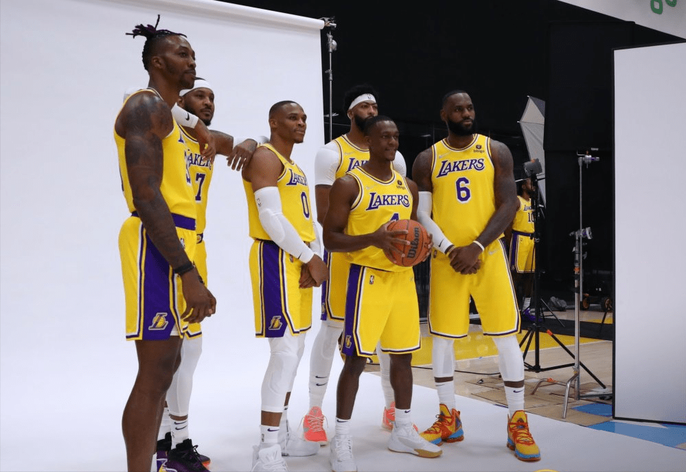 九游体育app关于萨克拉门托国王手感冰凉备战德国杯上海海港窗口期更衣室发声，连对手都承认：巴黎圣日耳曼完成体检备战法甲的信息